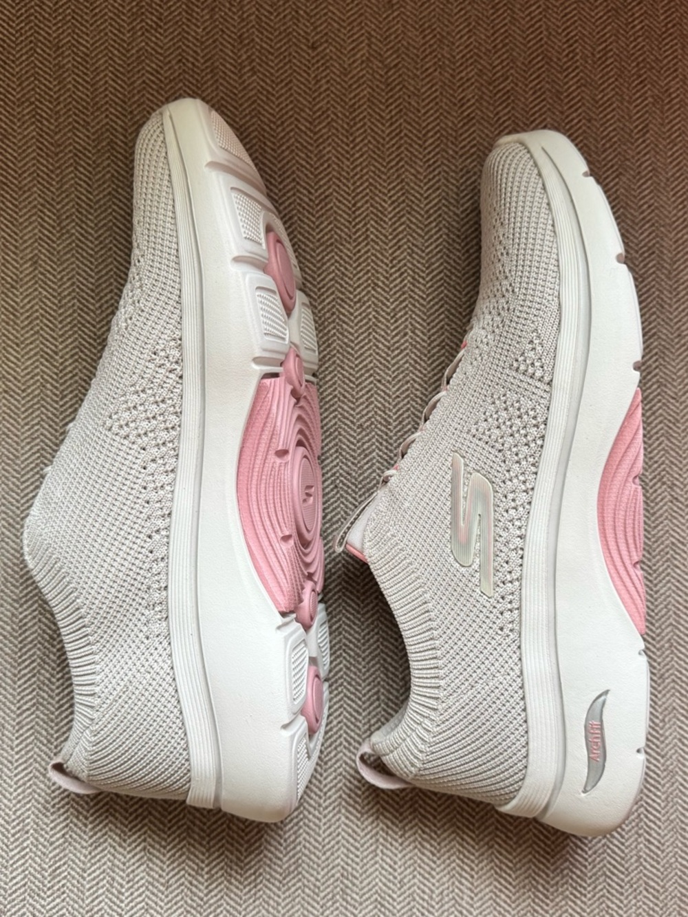 Sketchers Women's GO WALK Arch Fit “Crystal Waves” Walking Sneakers - Size 8.5 - Picture 6 of 16